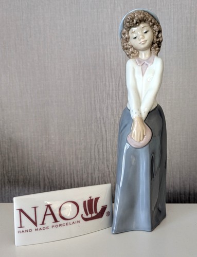 Nao figurine lladro waiting - by,
