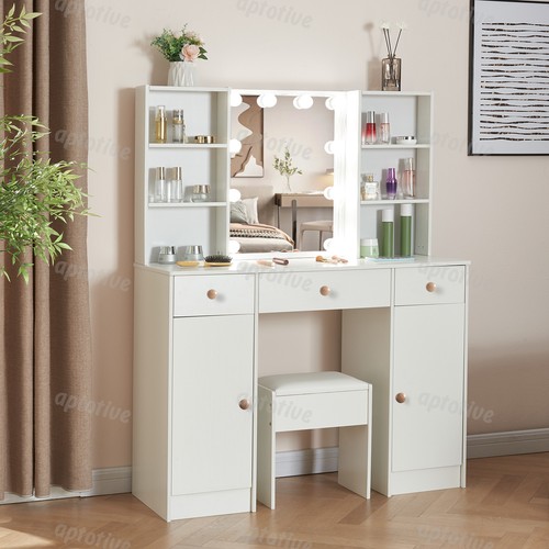 White dressing table with - dressing,