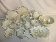 Royal Doulton Lambethware - Florinda (1980) - vintage tableware 5F3A #