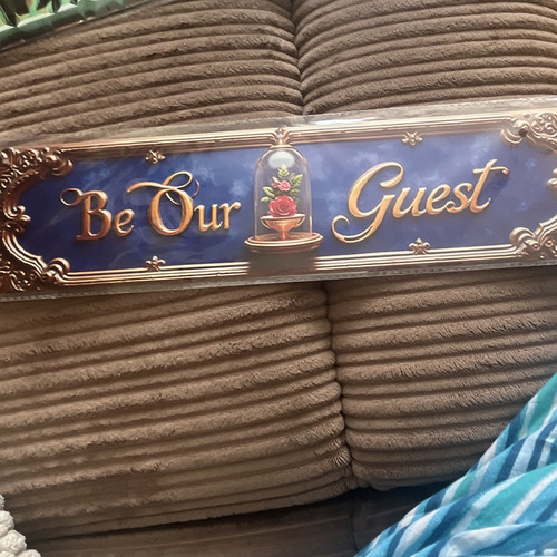 Our guest blue gold - guest,