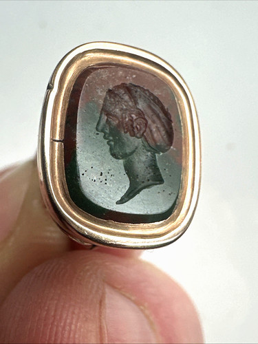 Georgian gold and bloodstone - gold,
