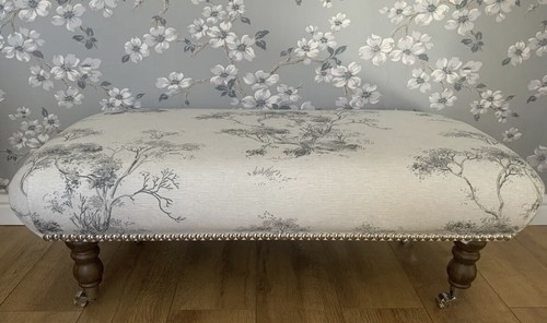 New footstool laura - a, in