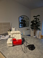 Toyota SLR4D Overlocker Sewing Machine 4 Threads Feed + FAST UK ?? POST!