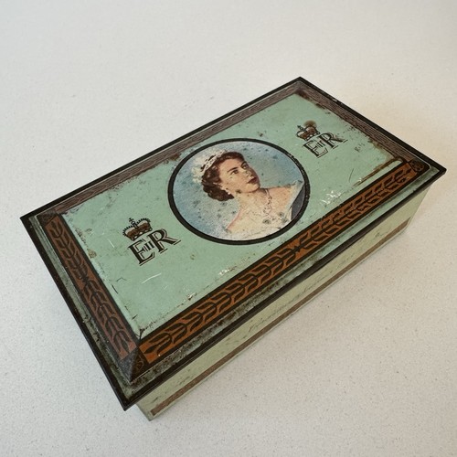 Woodbine cigarette tin - woodbine, vintage