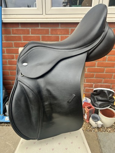 Throwgood saddle black - t6,