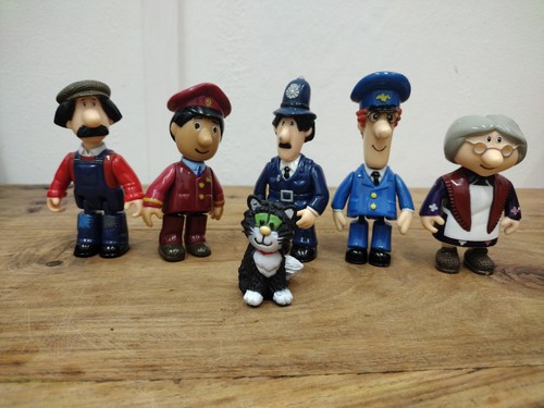 Postman pat figures bundle - postman,