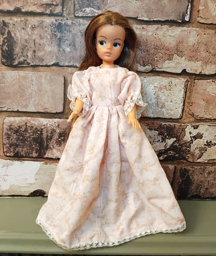 Dress gown fits sindy - fits,