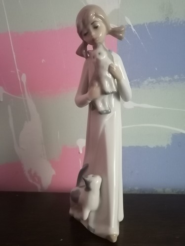 Casades girl with cats - casades, (girl