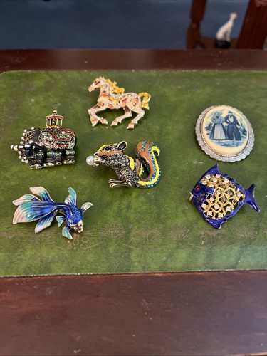 Job lot five brooches - job, and