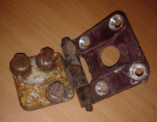 Mercedes w111 door hinge front - mercedes,