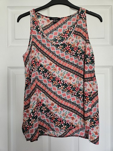 Printed sleeveless top from - printed,