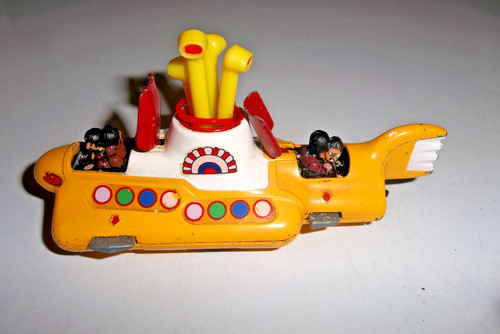 The beatles corgi yellow - beatles,