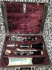 Bundy Deluxe Clarinet W/Case