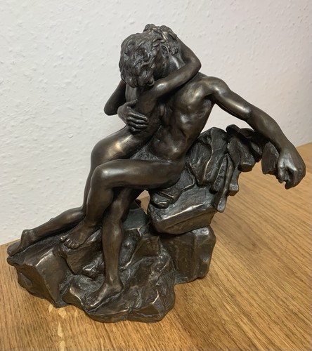 Vtg heredities bronze - vtg, resin