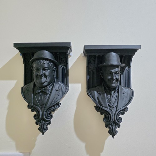 Laurel hardy gothic - &,