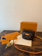 Louis Vuitton Monogram Canvas