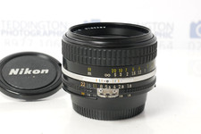 Nikon 50mm f/1.8 Nikkor - AiS