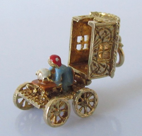 9ct gold charm - 9ct,