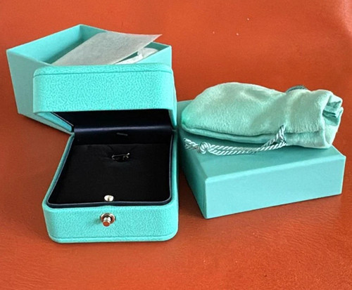 Tiffany collor packaging - collor,