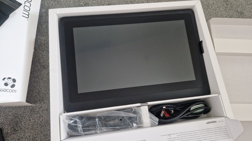 Wacom cintiq pen display - cintiq, 16"