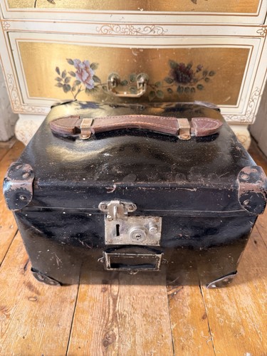 Vintage metal suitcase - suitcase, travel