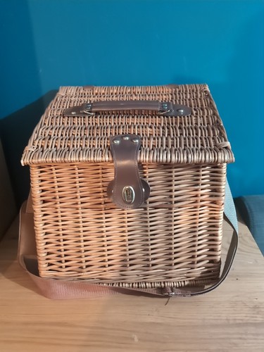 Picnic hamper basket with - picnic,