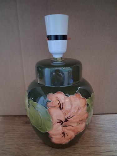 Moorcroft hibiscus pattern - a,