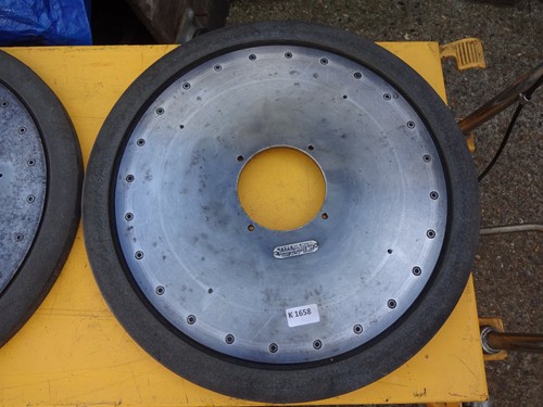 Prince crankshaft grinder hub