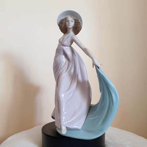 Spring dance lladro 5663 - by,