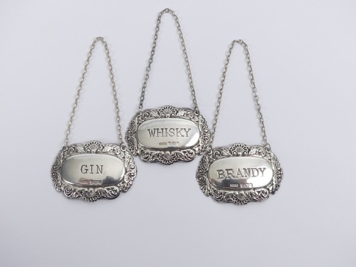 Elizabeth silver set of - elizabeth, ii