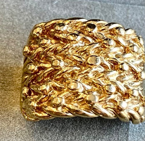 Large 9ct gold row - 9ct,