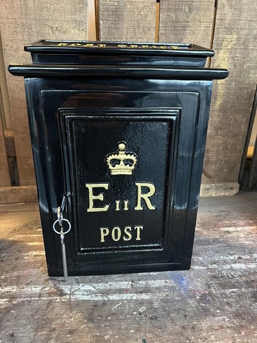 Wall post box royal - wall,