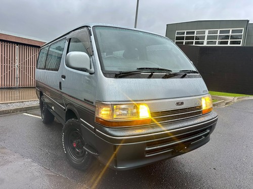 Toyota hiace super custom 4wd - super,