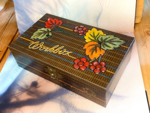 Workbox embossed leaf design