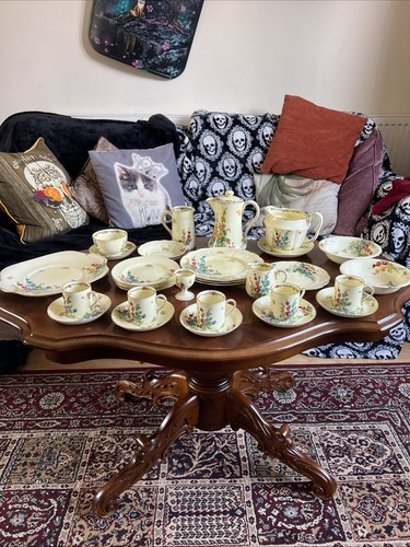 Extensive vintage crown - extensive,