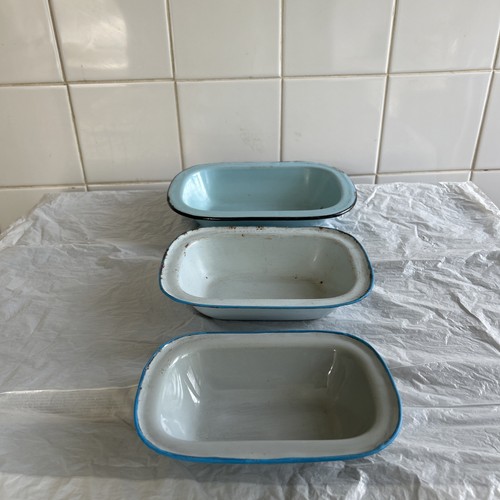 Vintage enamel pie serving - enamel,