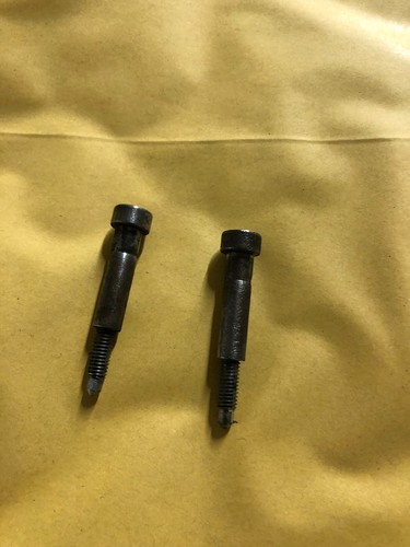 Injector clamp bolts - 2, x