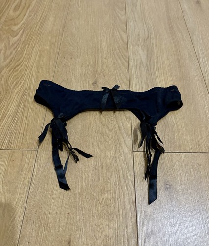 Vintage suspender belt pinup - vintage,