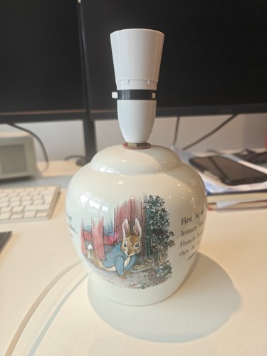 Peter rabbit wedgewood - rabbit, lamp
