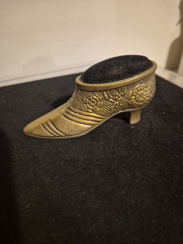 Vintage white metal - white,
