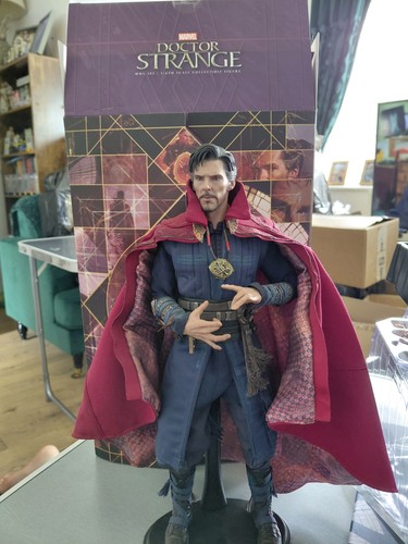 Hot toys marvel - toys, strange
