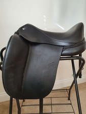 Saddle 17 Inch Black OmniFlex