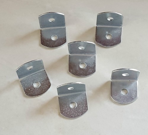Small steel right angle - right,