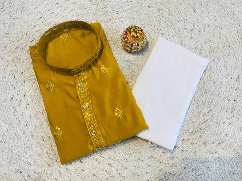 Men traditional yellow - traditional,