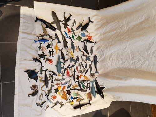 Large bulk plastic toy - large,