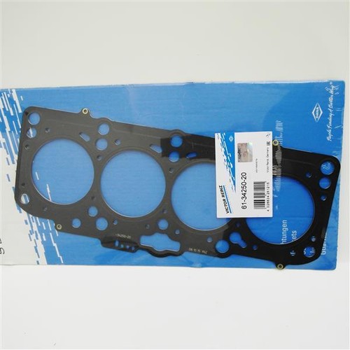 Cylinder head gasket hole - head,