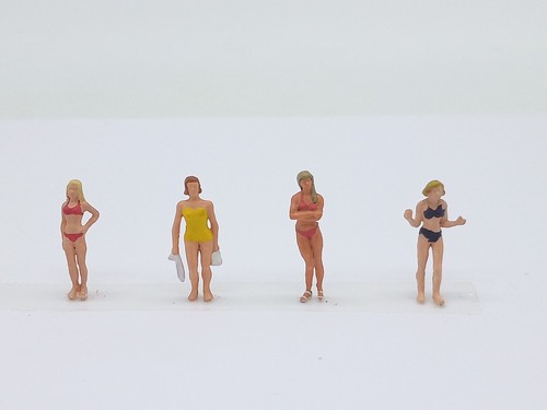 Preiser figures female - figures,