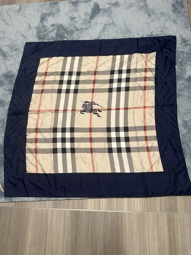 Second hand burberry silk - hand,