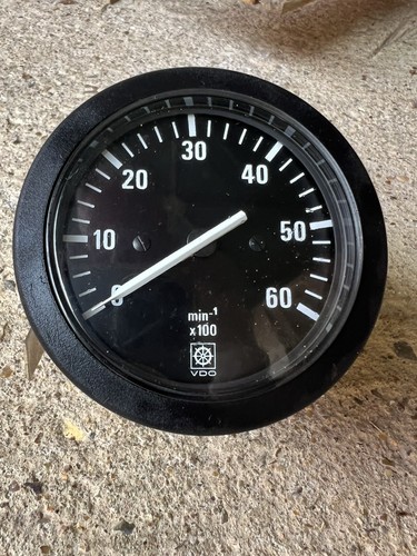 Vdo marine tachometer - tachometer, 0-6000