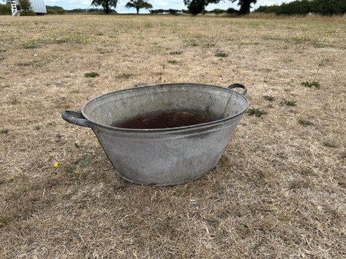 Vintage galvanised tin bath - galvanised,